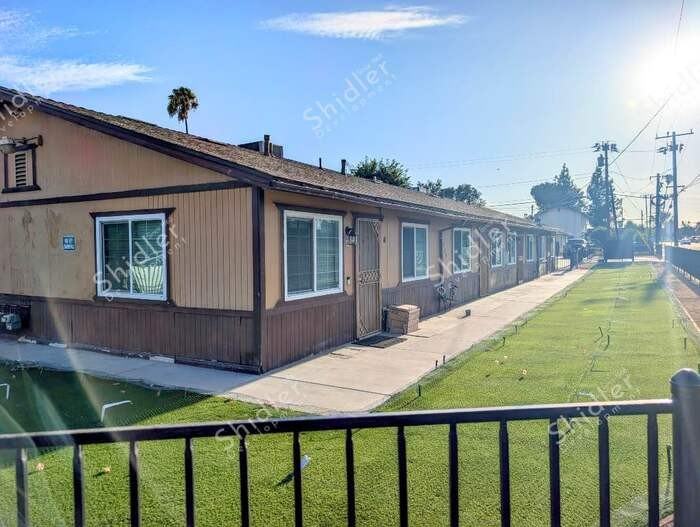 1039 Pacific St #B - Photo 2 of 39