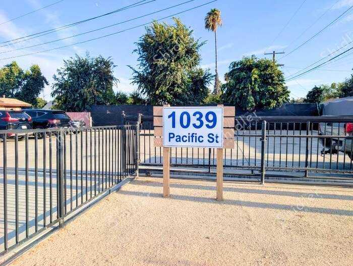 1039 Pacific St #B - Photo 4 of 39