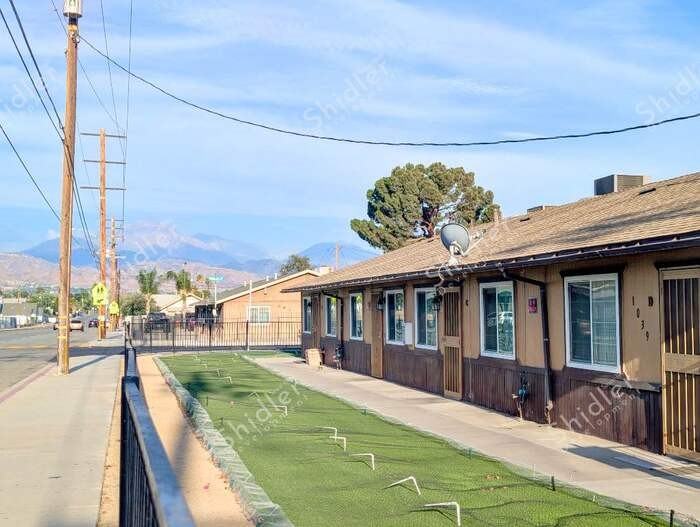 1039 Pacific St #B - Photo 5 of 39