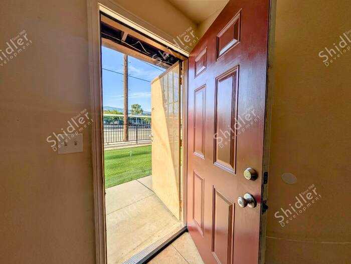 1039 Pacific St #B - Photo 7 of 39
