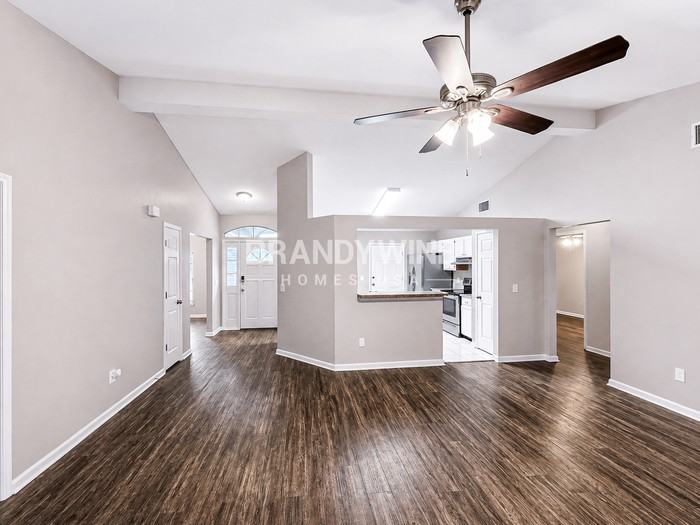 11067 Barbizon Cir W - Photo 5 of 25