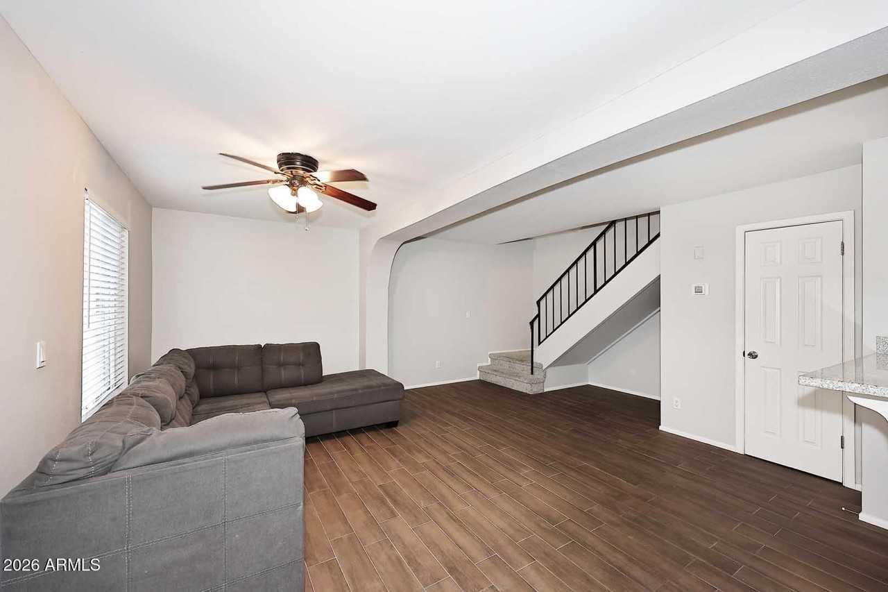 812 E Eugie Ave - Photo 6 of 32