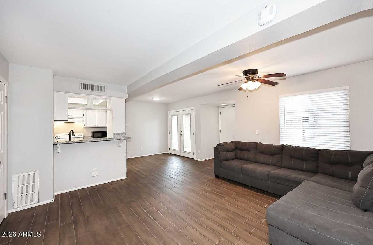 812 E Eugie Ave - Photo 7 of 32