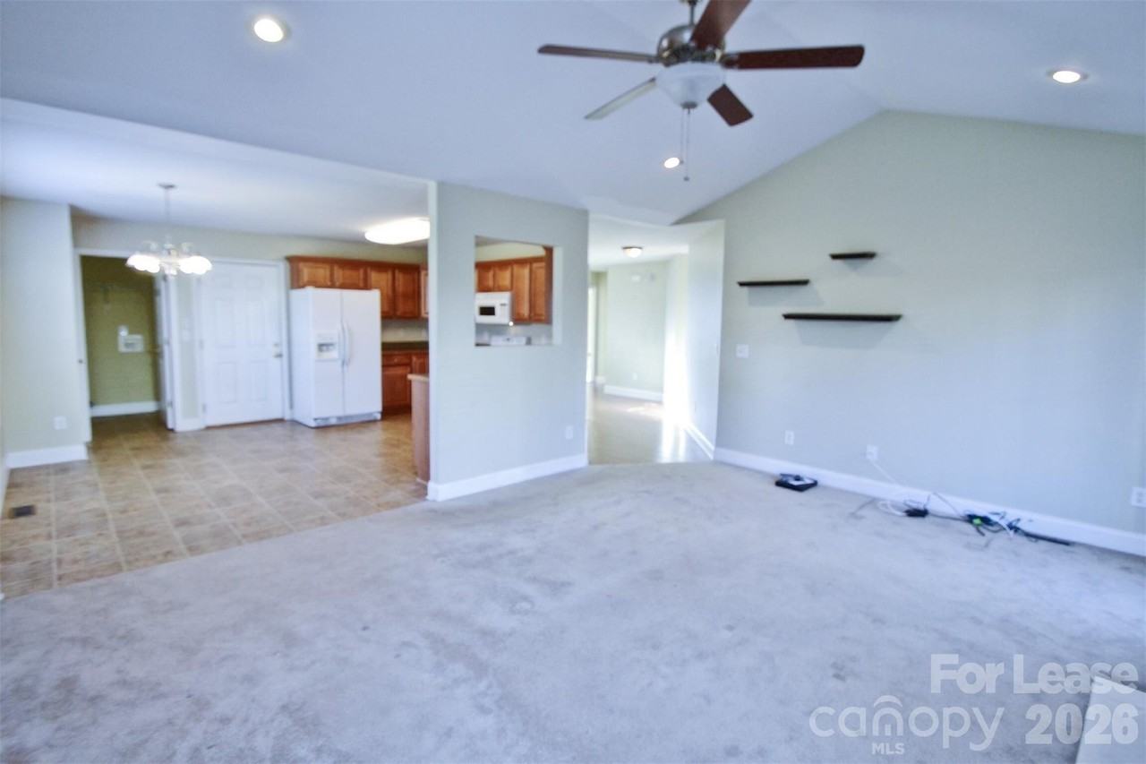 1491 Mayfair Dr - Photo 2 of 13