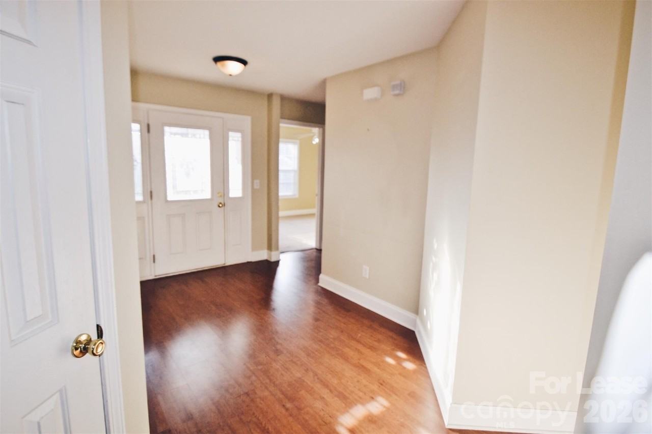 1491 Mayfair Dr - Photo 3 of 13