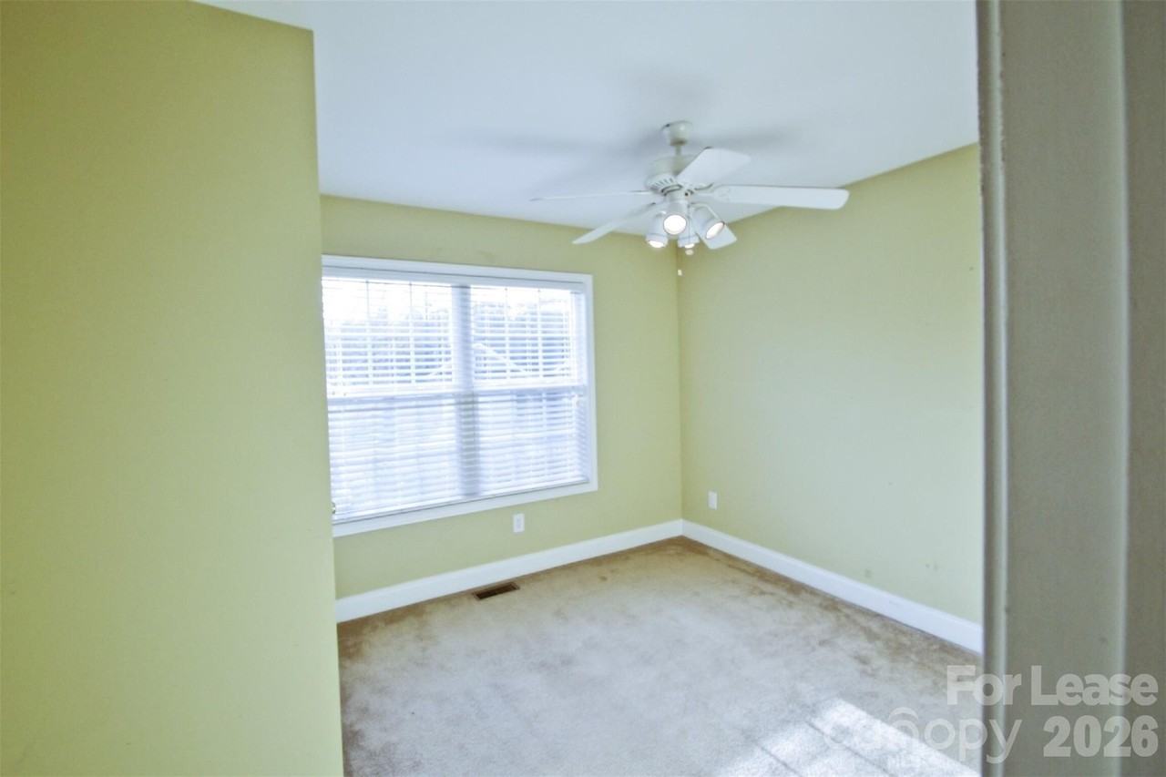 1491 Mayfair Dr - Photo 5 of 13