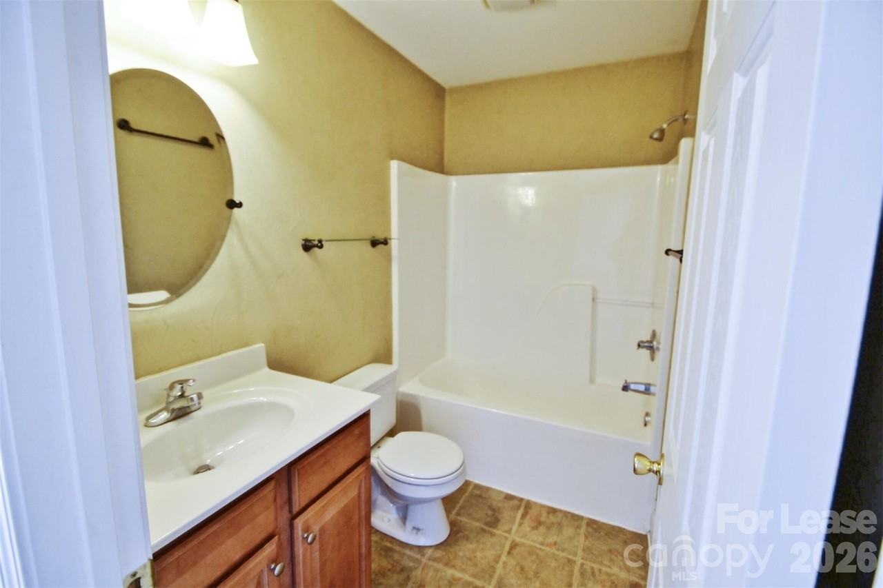 1491 Mayfair Dr - Photo 6 of 13