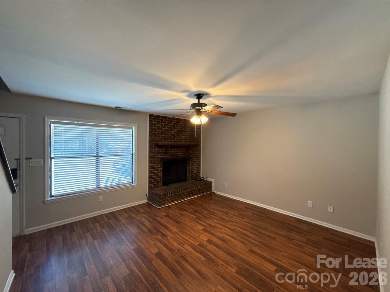 2325 Brookview Ct - Photo 2 of 13