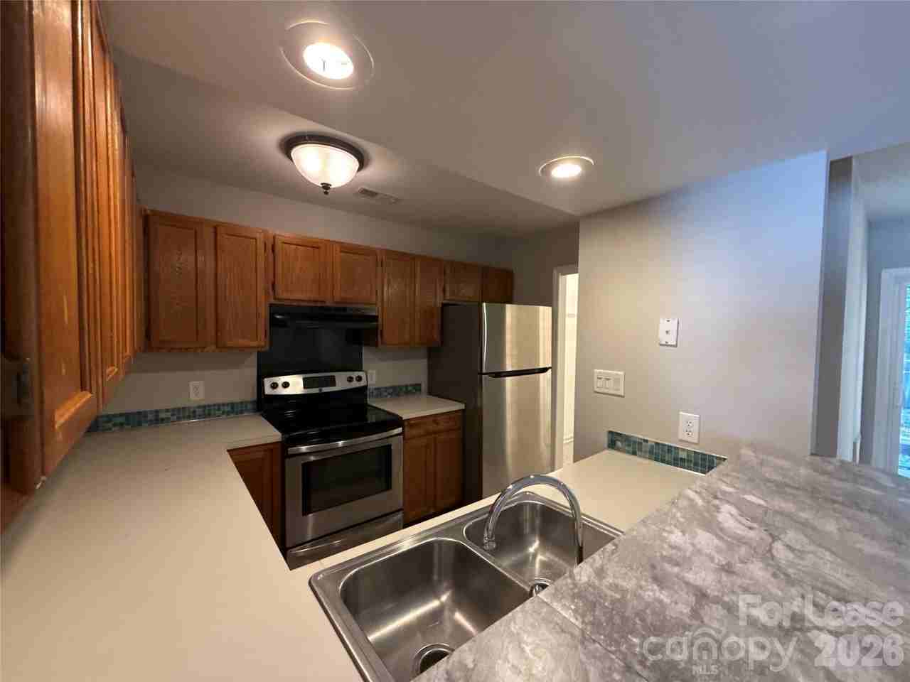 2325 Brookview Ct - Photo 5 of 13