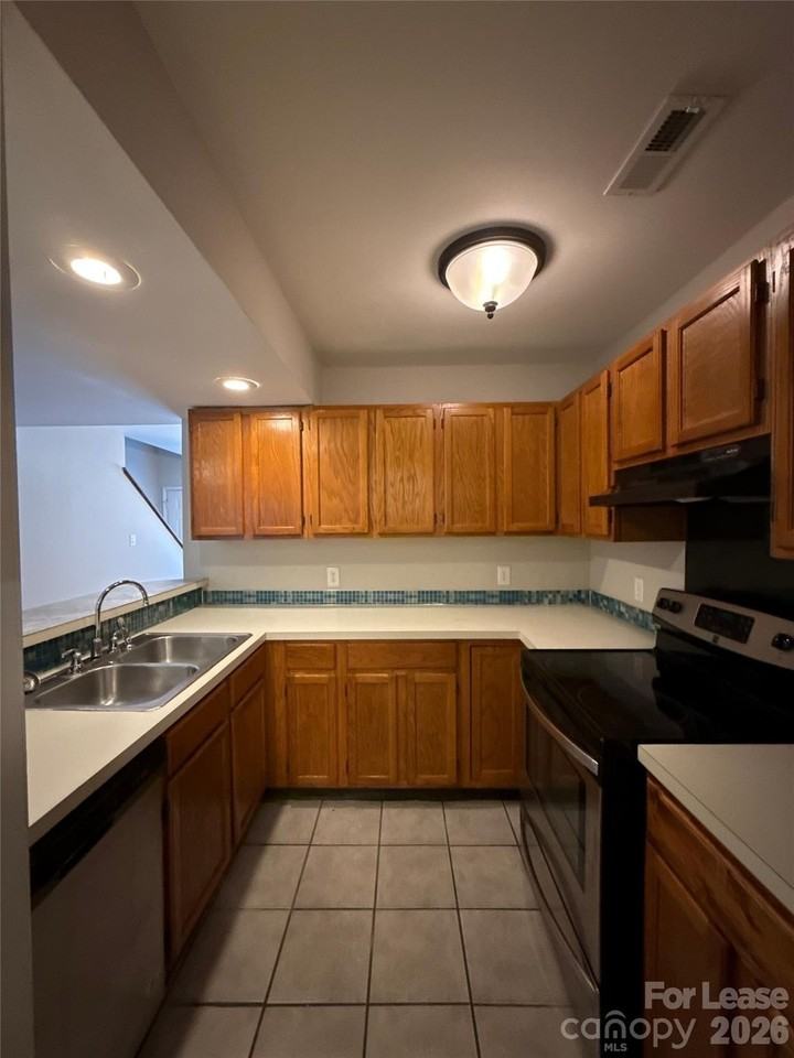 2325 Brookview Ct - Photo 6 of 13