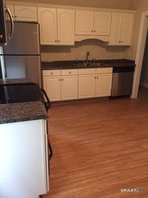 46 Oakland St - Photo 6 of 16