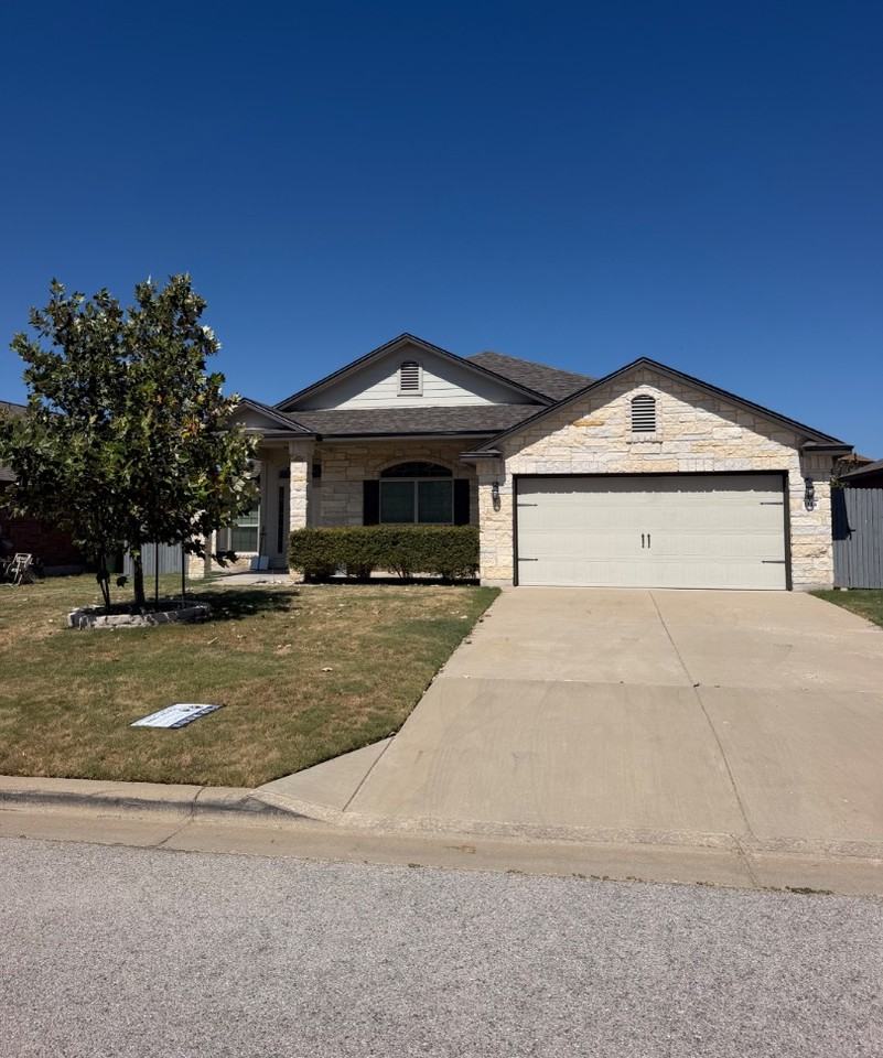 1114 Emerald Gate Dr - Photo 2 of 11
