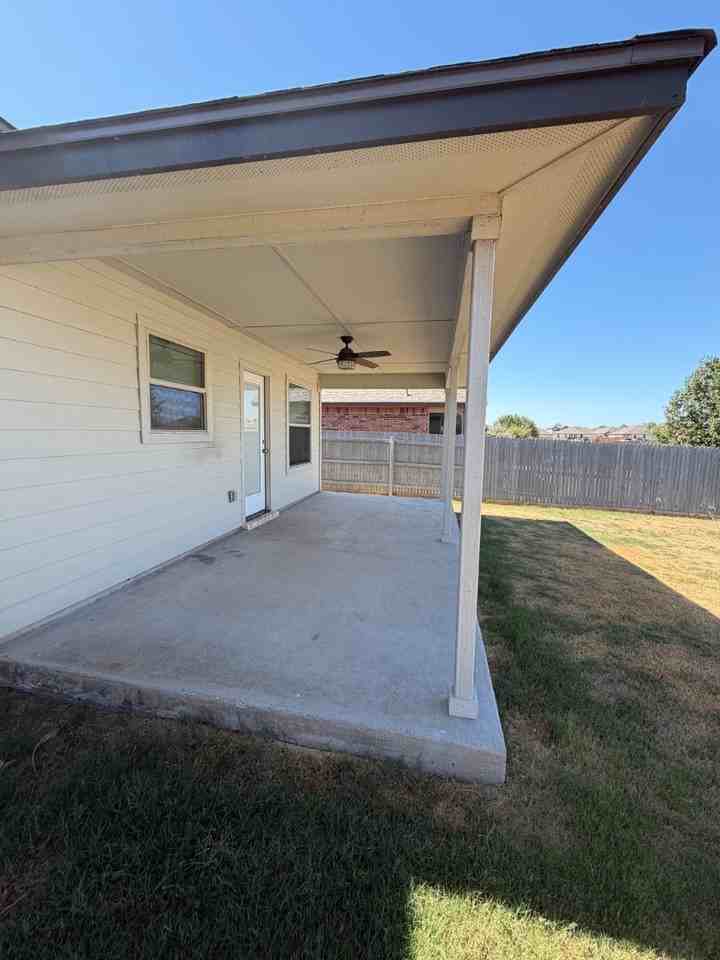 1114 Emerald Gate Dr - Photo 6 of 11