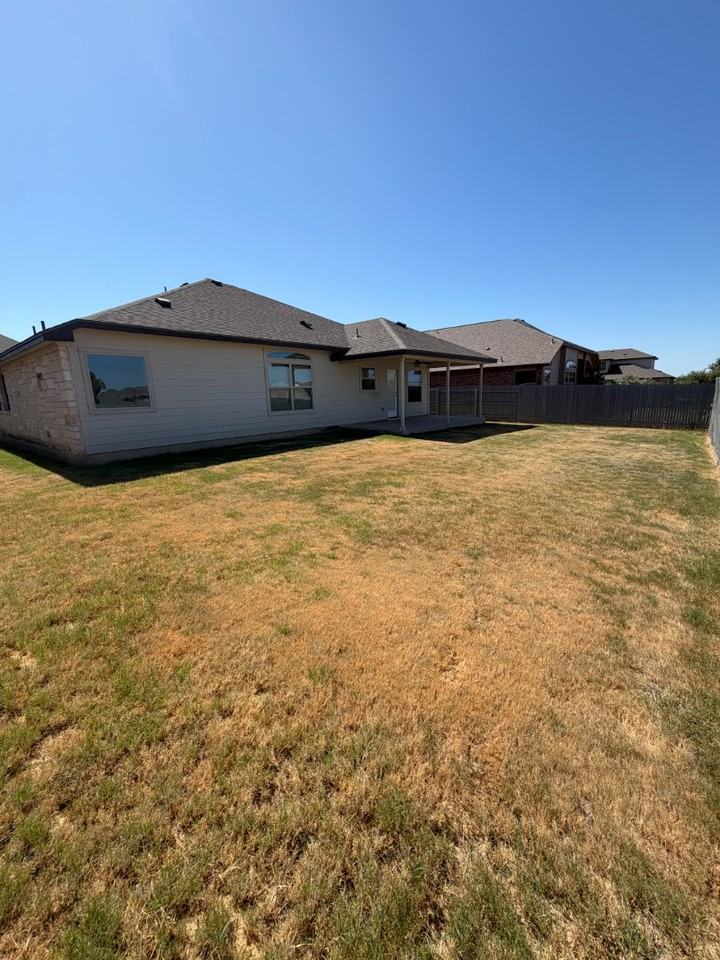 1114 Emerald Gate Dr - Photo 7 of 11