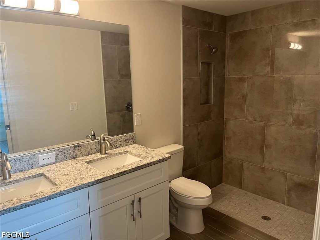 916 Andalusia Blvd - Photo 5 of 10