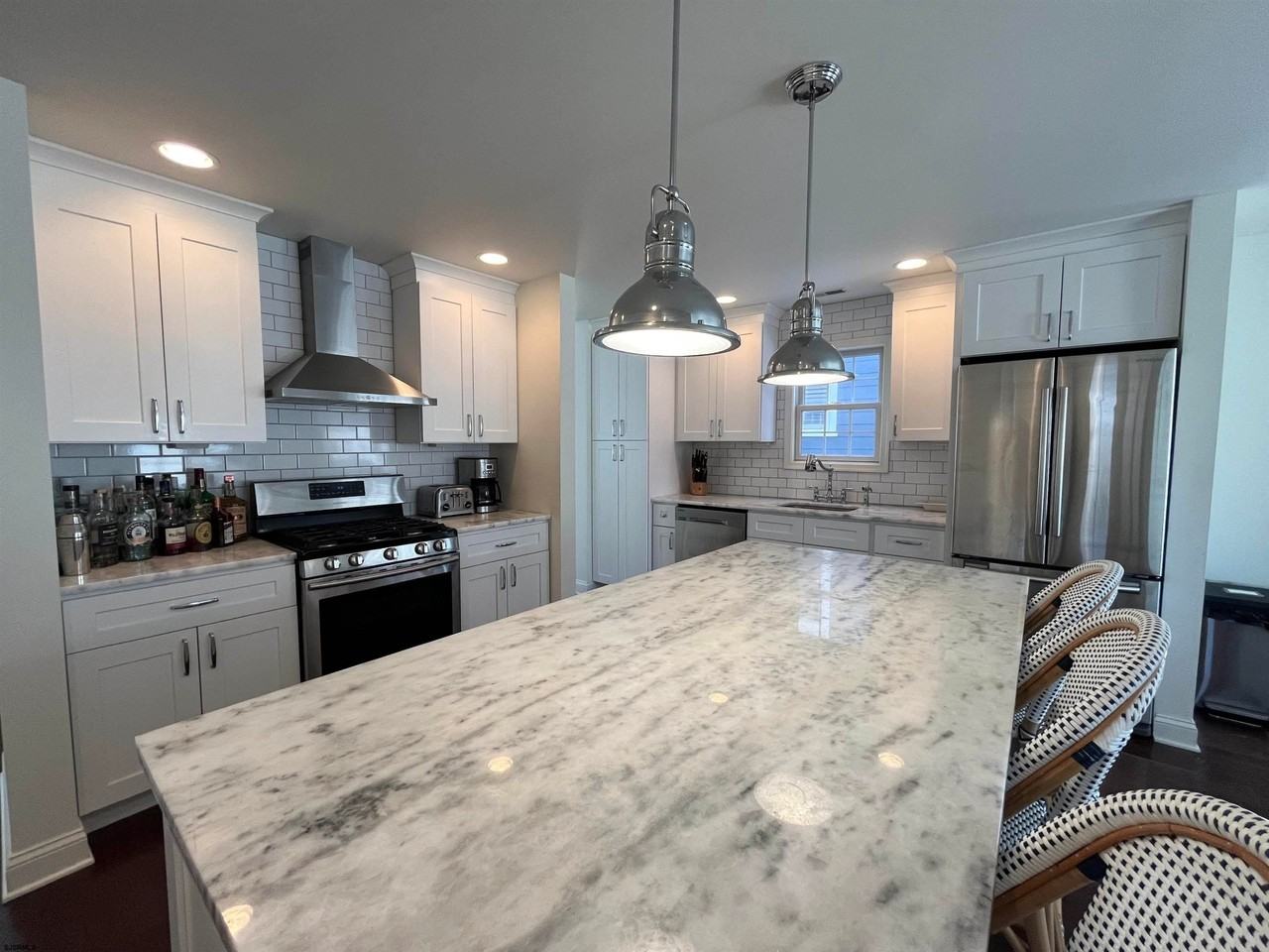 304 N Vendome Ave - Photo 4 of 19