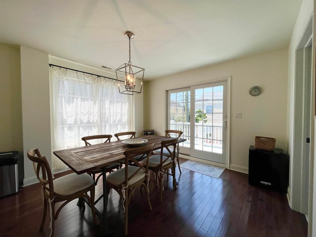 304 N Vendome Ave - Photo 6 of 19