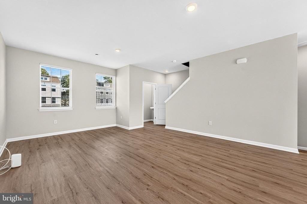 157 Essex Ave - Photo 7 of 23