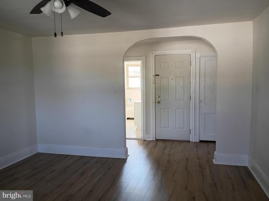 201 Columbia Blvd - Photo 2 of 13