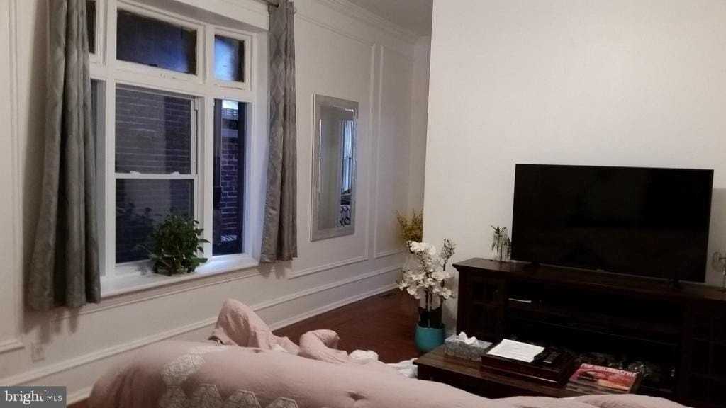 2034 Delancey Pl - Photo 2 of 20