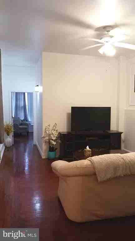 2034 Delancey Pl - Photo 3 of 20