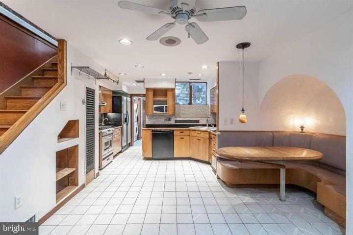618 S Front St - Photo 4 of 24