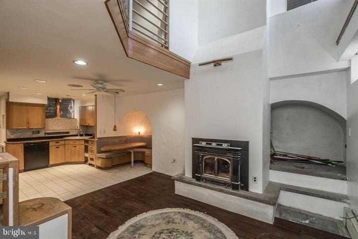 618 S Front St - Photo 6 of 24