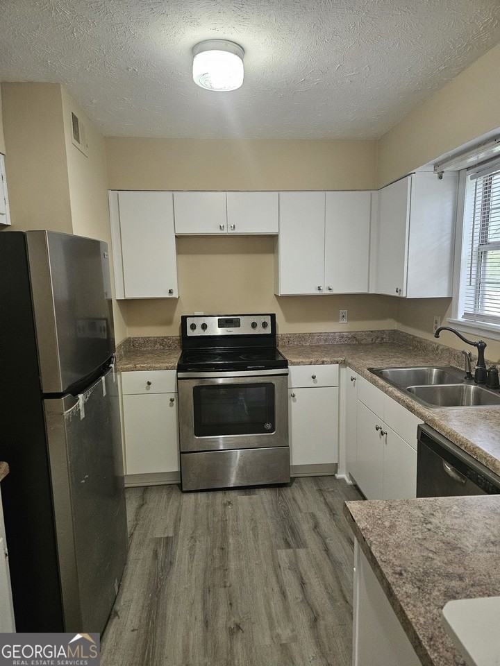 2096 Hilda Burns Pl - Photo 4 of 13