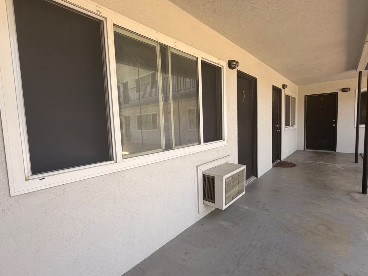 Willington Manner Apartments - Photo 3 of 7