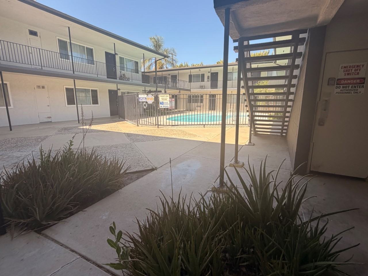 Willington Manner Apartments - Photo 4 of 7