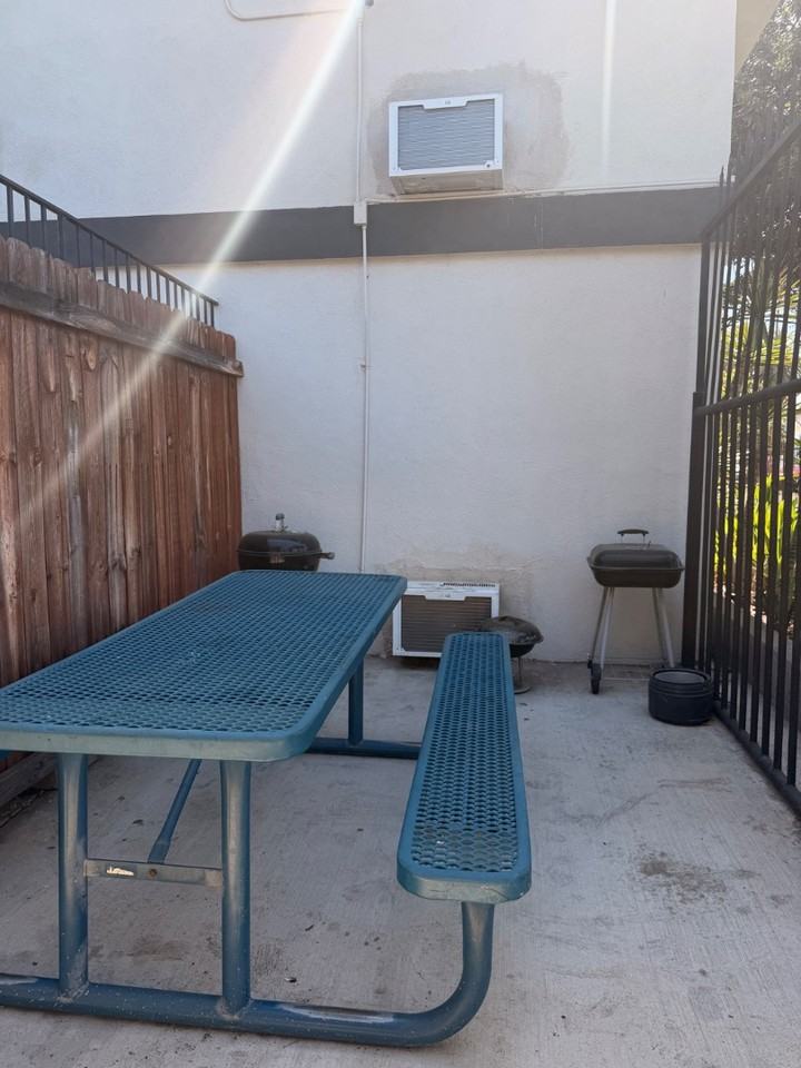 Willington Manner Apartments - Photo 6 of 7