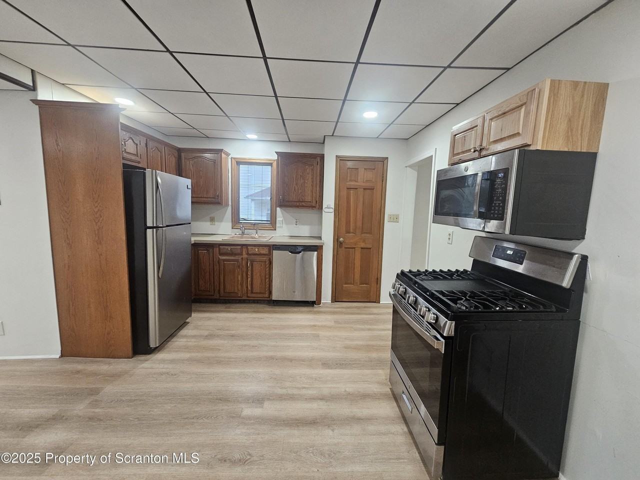 328 4th St - Photo 3 of 14