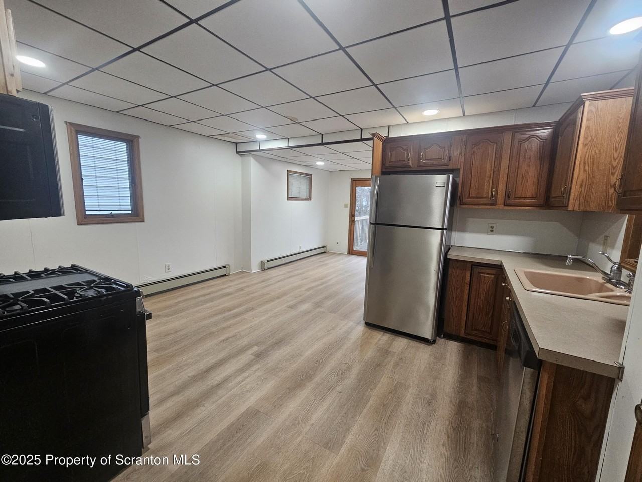 328 4th St - Photo 4 of 14