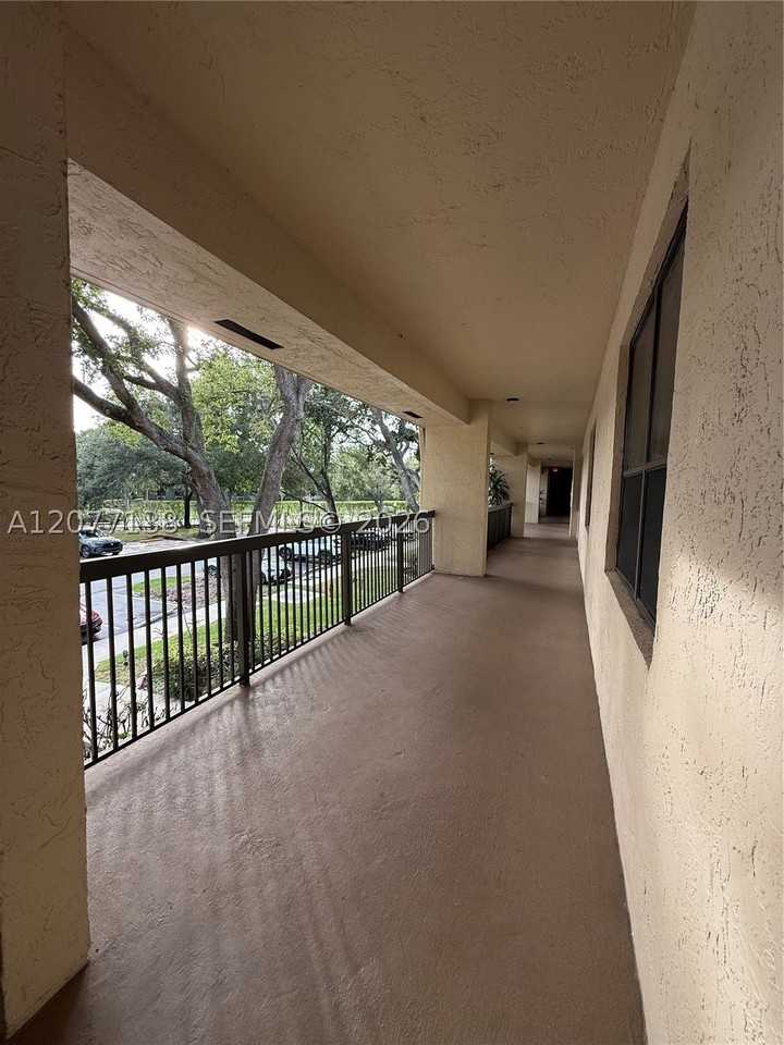 40 Nw 76th Ave #205-1 - Photo 4 of 24