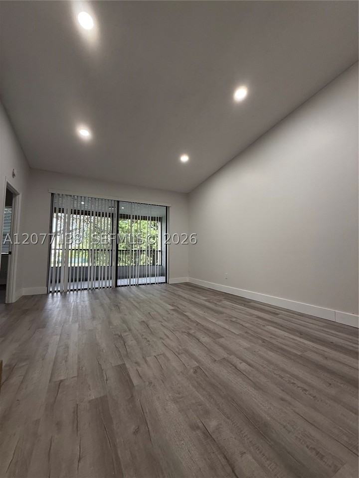 40 Nw 76th Ave #205-1 - Photo 6 of 24