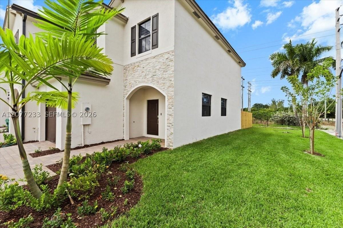 23210 Sw 133rd Ct - Photo 2 of 44