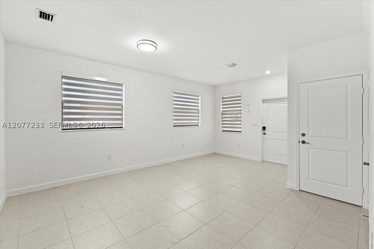 23210 Sw 133rd Ct - Photo 4 of 44