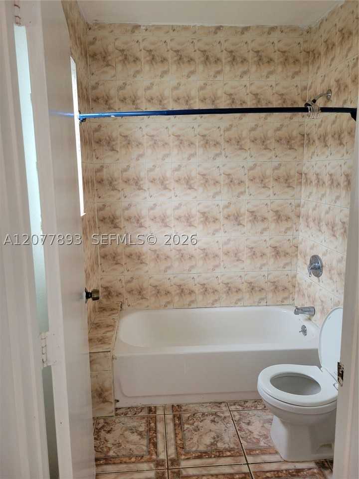 14815 Ne 8th Ct #1 - Photo 2 of 6