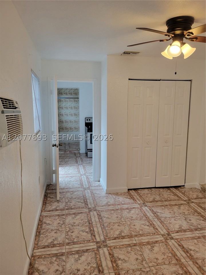 14815 Ne 8th Ct #1 - Photo 3 of 6