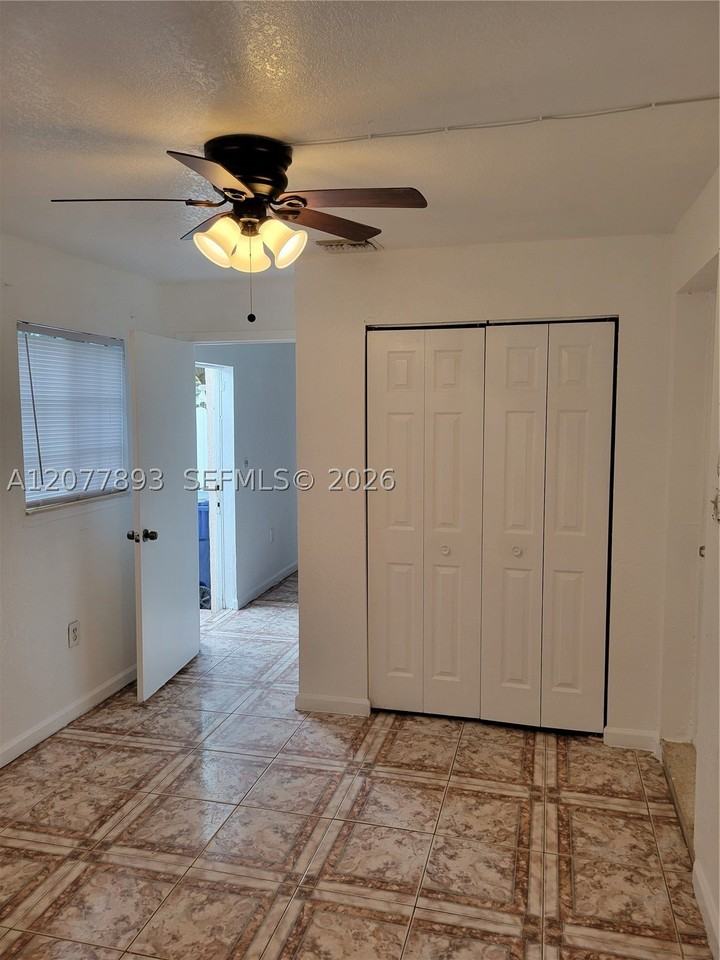 14815 Ne 8th Ct #1 - Photo 4 of 6