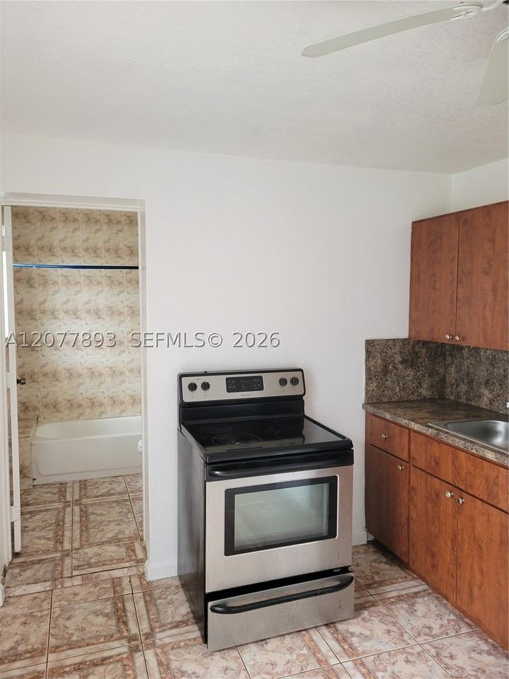 14815 Ne 8th Ct #1 - Photo 5 of 6