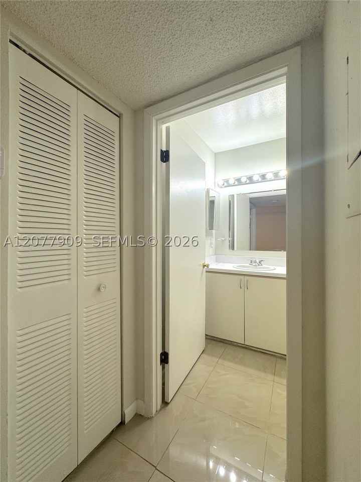 1265 Sw 46th Ave #2201 - Photo 4 of 21