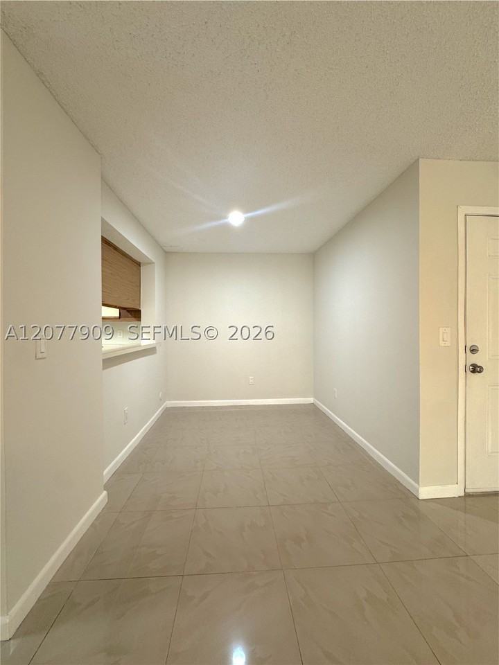 1265 Sw 46th Ave #2201 - Photo 6 of 21