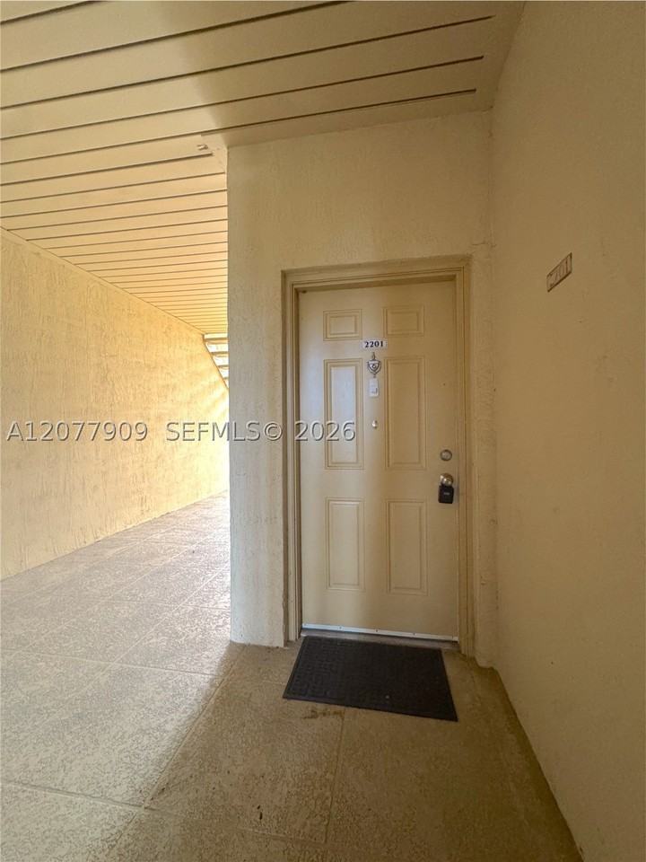 1265 Sw 46th Ave #2201 - Photo 7 of 21
