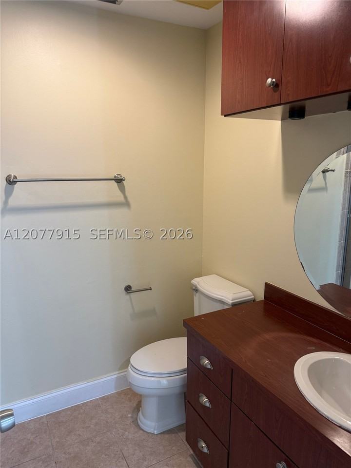 920 Sw 111th Ave #1 - Photo 6 of 16