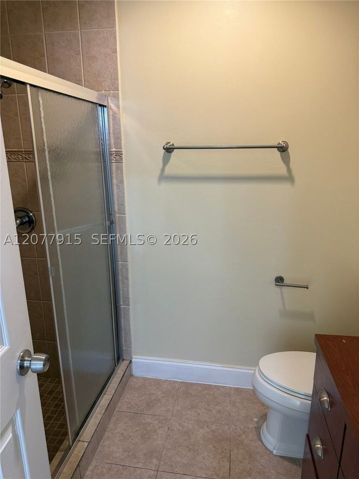 920 Sw 111th Ave #1 - Photo 7 of 16
