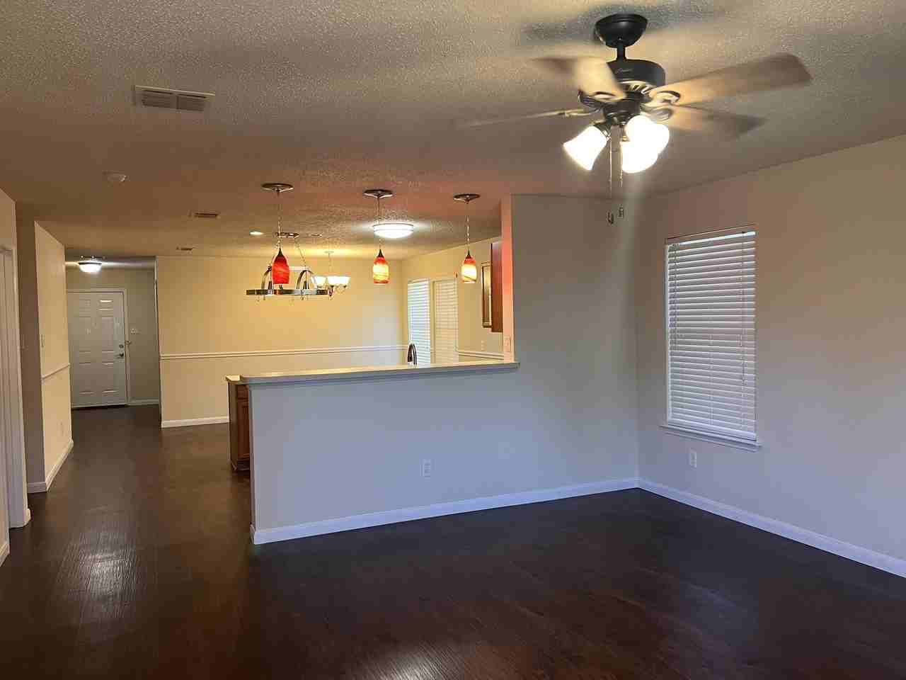 1017 Alexandria Dr - Photo 4 of 31