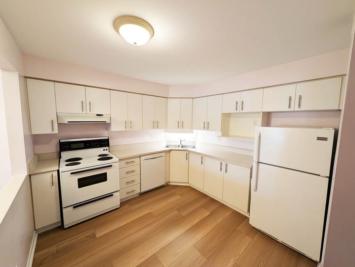 995 North River Road #203B - Photo 5 of 14