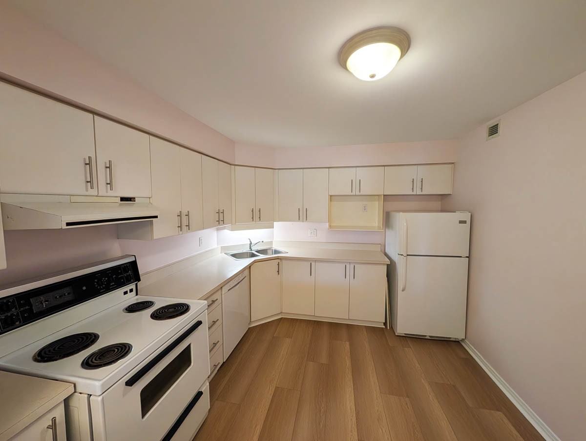 995 North River Road #203B - Photo 4 of 14