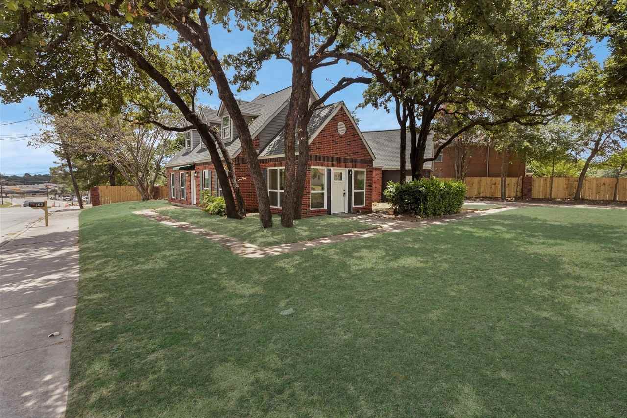6112 W Poly Webb Rd - Photo 4 of 40